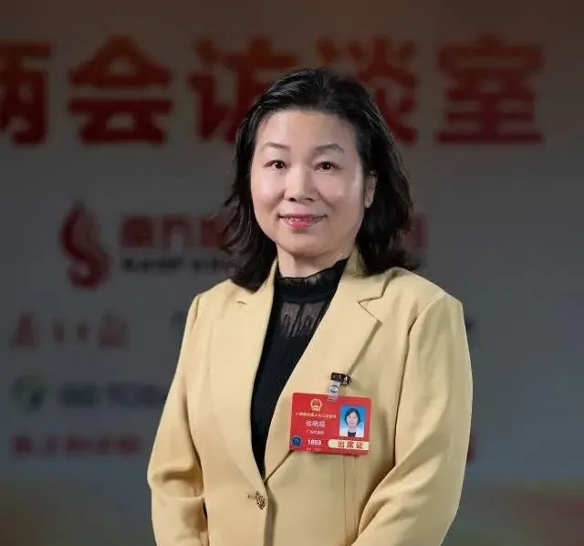 全国人大代表,广东省生态环境厅党组书记、厅长徐晓霞:以绿美广东生态建设为牵引,全面建设美丽广东 全国人大代表,广东省生态环境厅党组书记、厅长徐晓霞:以绿美广东生态建设为牵引,全面建设美丽广东