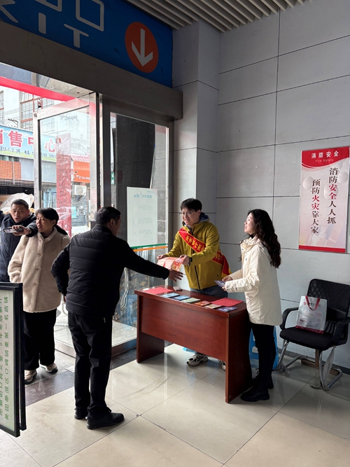 長江裝飾城開展“共筑滿意消費 共創(chuàng)誠信社會”消費者權(quán)益日活動 長江裝飾城開展“共筑滿意消費 共創(chuàng)誠信社會”消費者權(quán)益日活動