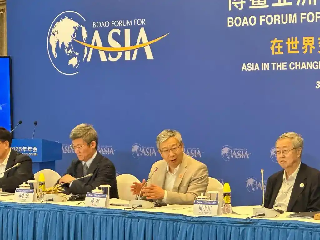 【行业观察】易纲:转型金融需要国际合作、清晰的标准和信披要求,还需要提供激励机制 【行业观察】易纲:转型金融需要国际合作、清晰的标准和信披要求,还需要提供激励机制