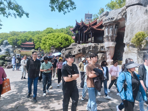 南京旅游集散中心為紅山森林動物園職工定制優(yōu)質(zhì)春游