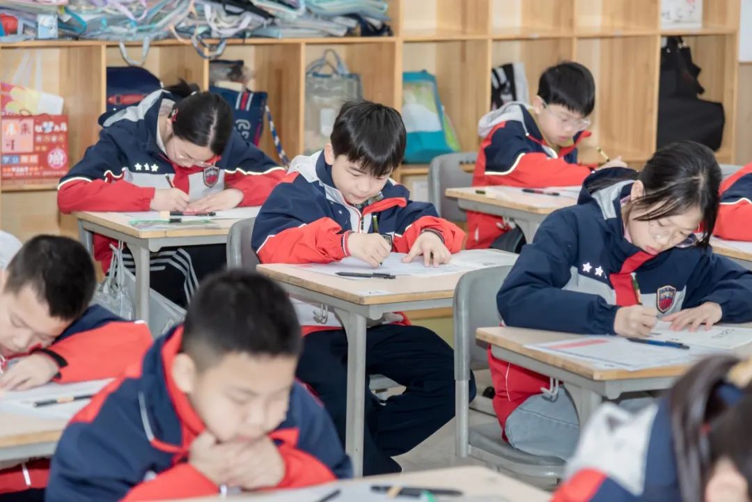 “数”你最聪明!数学袋鼠“跳”进校园,点燃数学激情 “数”你最聪明!数学袋鼠“跳”进校园,点燃数学激情
