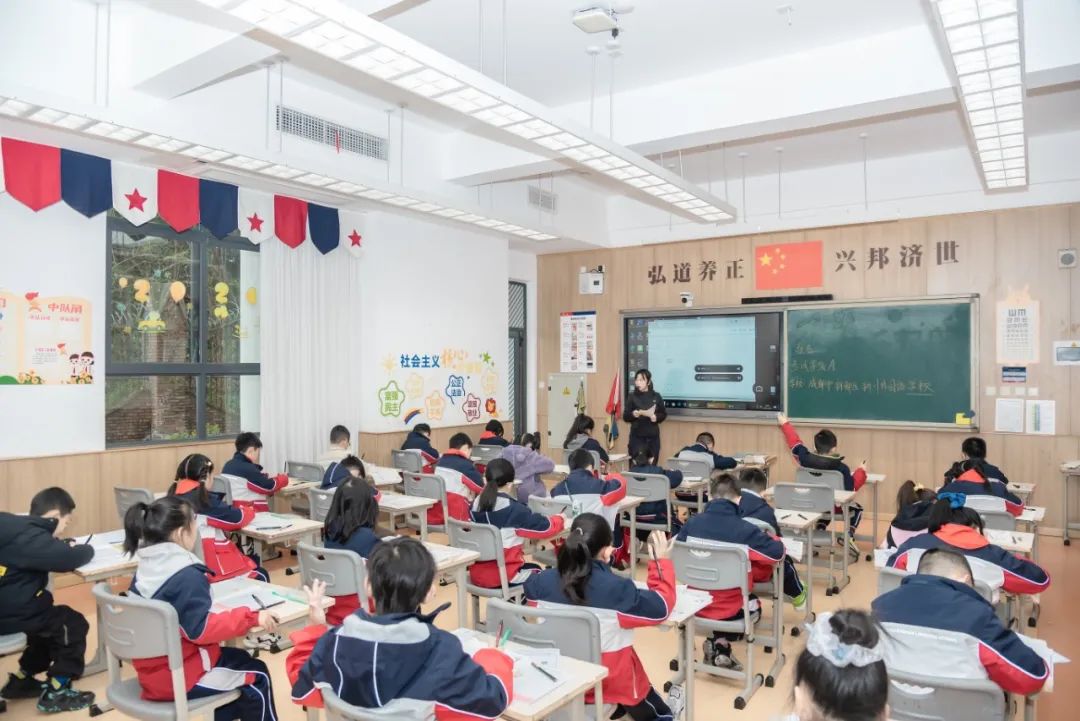 “数”你最聪明!数学袋鼠“跳”进校园,点燃数学激情 “数”你最聪明!数学袋鼠“跳”进校园,点燃数学激情