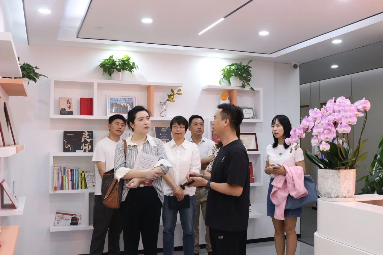 武昌区商务局、紫阳街道办一行调研鄂港澳青创园 武昌区商务局、紫阳街道办一行调研鄂港澳青创园