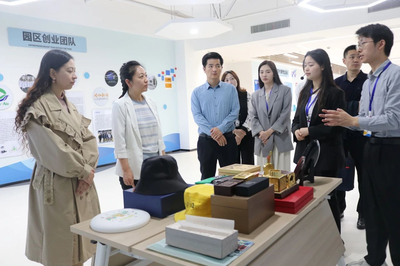团新疆区委副书记张晓彤一行调研鄂港澳青创园 团新疆区委副书记张晓彤一行调研鄂港澳青创园