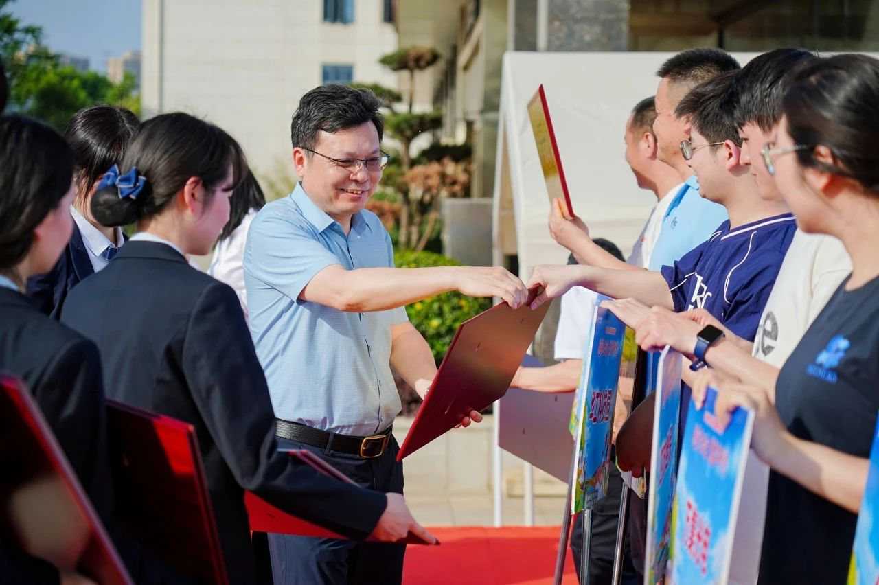 【趣享运动会 慧聚华科园】2025华中科技大学科技园趣味运动会圆满收官! 【趣享运动会 慧聚华科园】2025华中科技大学科技园趣味运动会圆满收官!