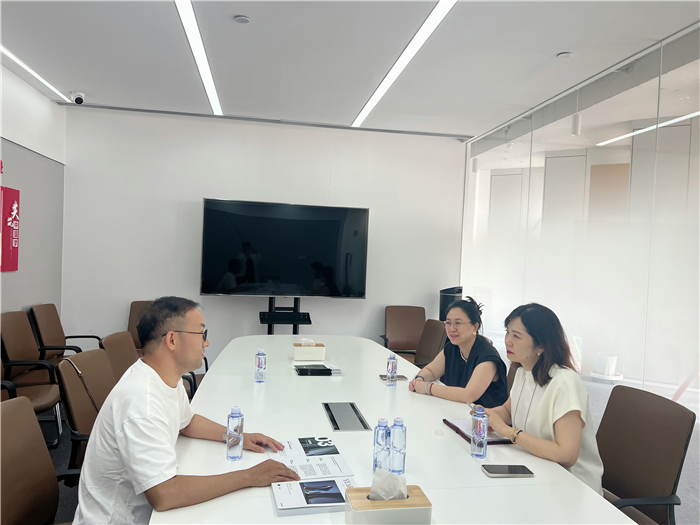跨界交流促融合，携手共绘时尚蓝图