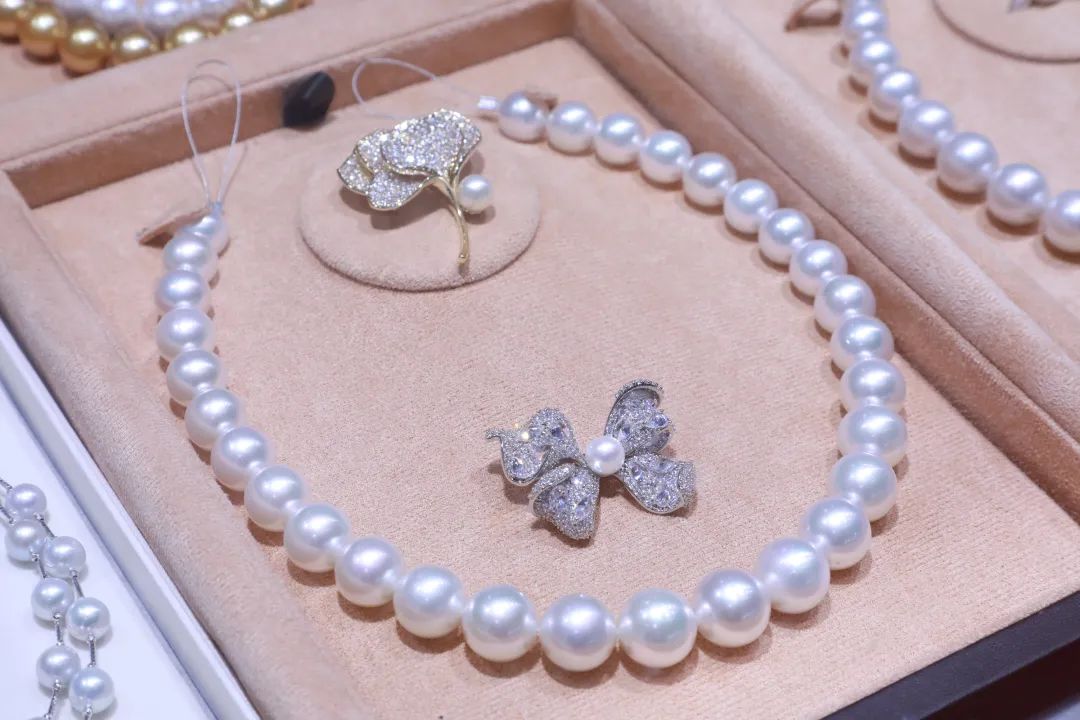 上海展 | 东海水晶展团闪耀亮相上海世博展览馆,邀您沉浸式体验水晶奇境 上海展 | 东海水晶展团闪耀亮相上海世博展览馆,邀您沉浸式体验水晶奇境