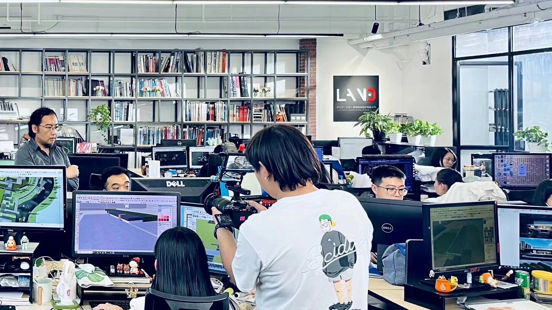 凝炼文化缩影 描绘创意空间丨LAND3景立方应邀接受新华社·半月谈栏目专访 凝炼文化缩影 描绘创意空间丨LAND3景立方应邀接受新华社·半月谈栏目专访