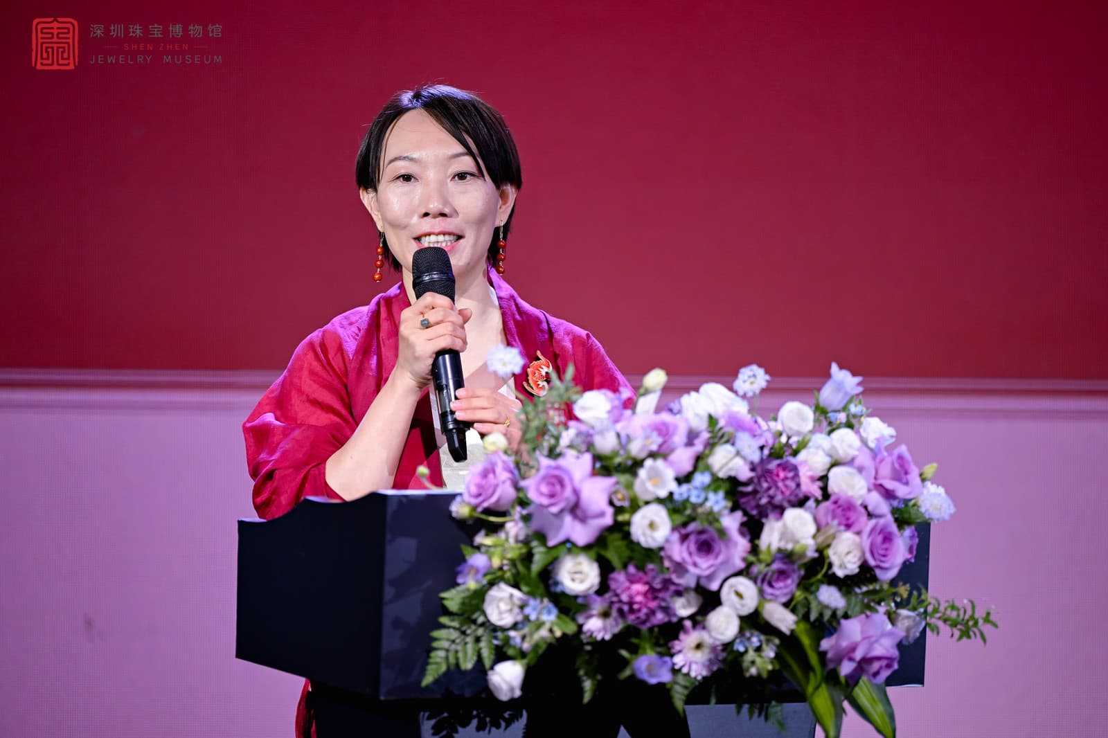 黄金沉香共舞禅意 京绣丝线织就时尚 | 宝博双展震撼启幕