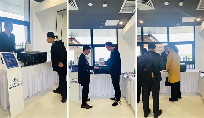 亦企同行·新向未来,赢康科影达T50投影机亮相亦企服务活动现场 亦企同行·新向未来,赢康科影达T50投影机亮相亦企服务活动现场