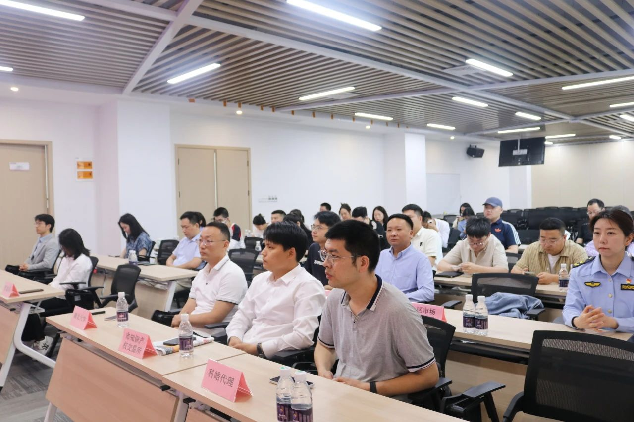 AI创新·知产护航 | 武昌区2025年知识产权宣传周活动在鄂港澳青创园圆满举办 AI创新·知产护航 | 武昌区2025年知识产权宣传周活动在鄂港澳青创园圆满举办