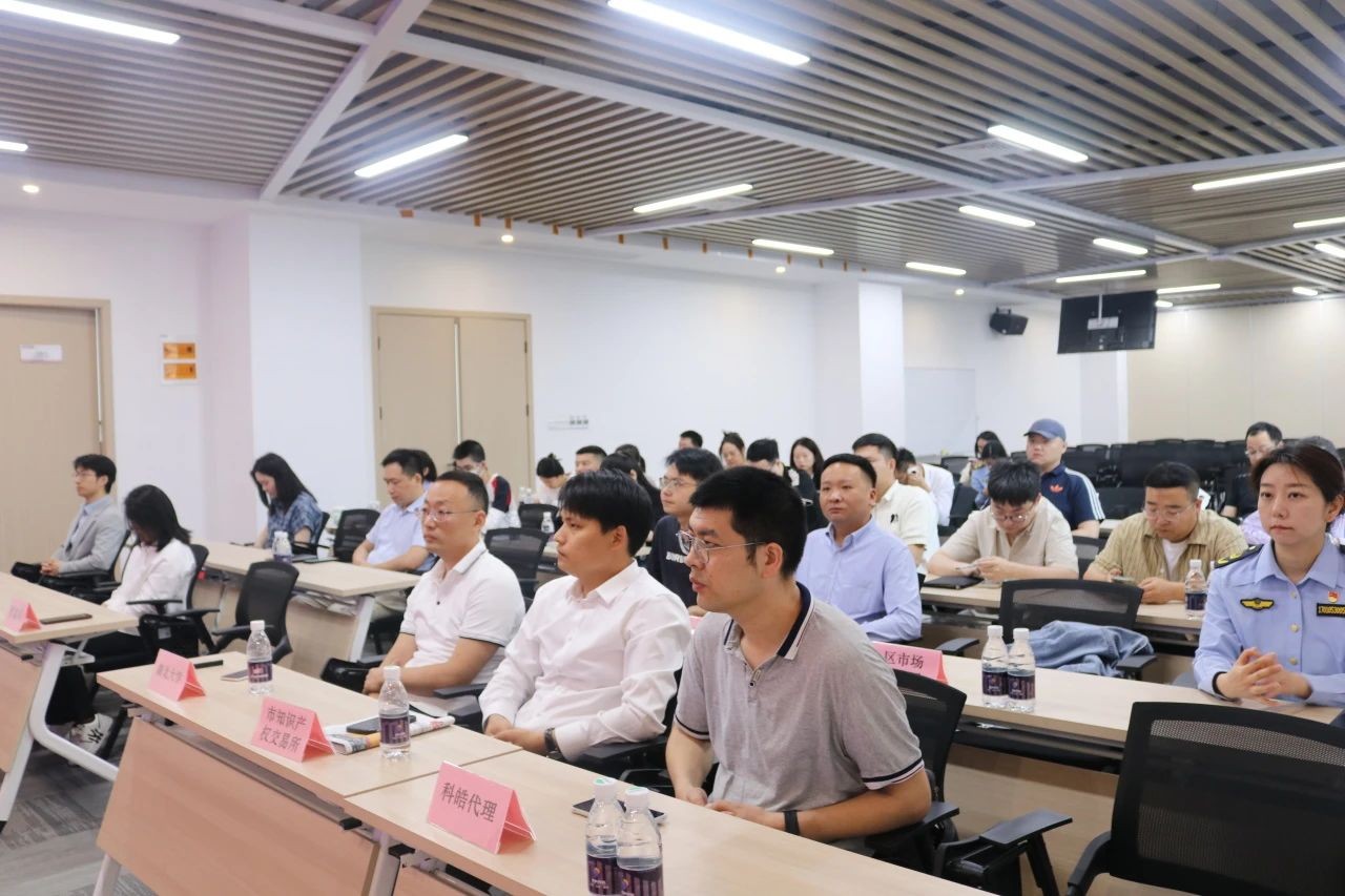 AI创新·知产护航 | 武昌区2025年知识产权宣传周活动在鄂港澳青创园圆满举办
