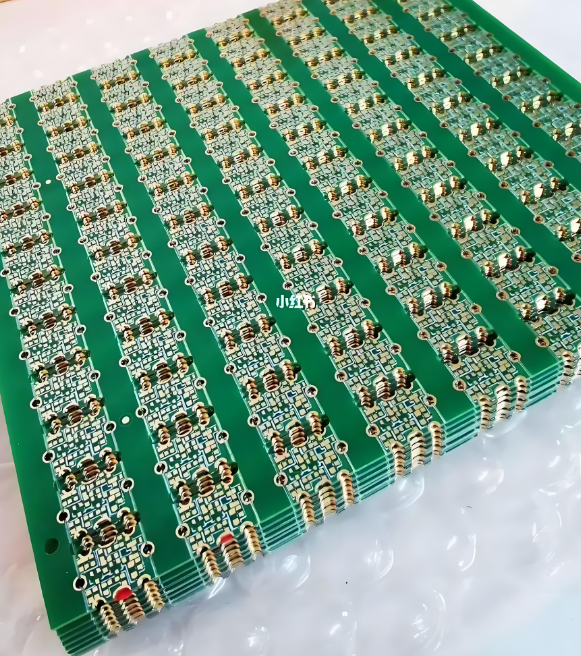 泓川科技激光位移传感器破解 PCB 板叠片检测难题:高效生产新方案 泓川科技激光位移传感器破解 PCB 板叠片检测难题:高效生产新方案