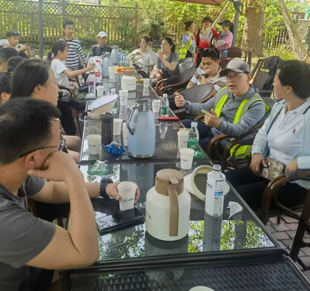 春风绿道家校情，亲子骑行共成长——成都王府家校共建活动圆满举行