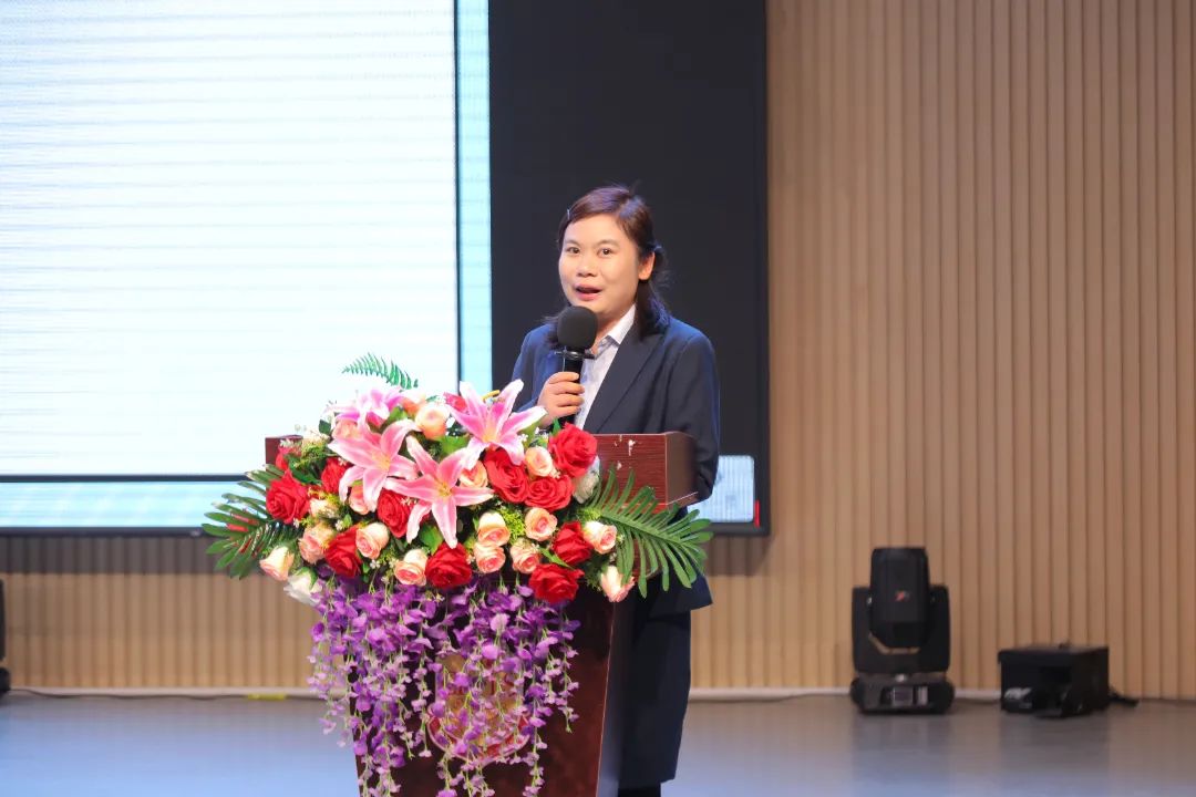 研途新程: AI赋能教研模式变革 数课报告促质量提升——温江区中学英语教学研讨活动纪实