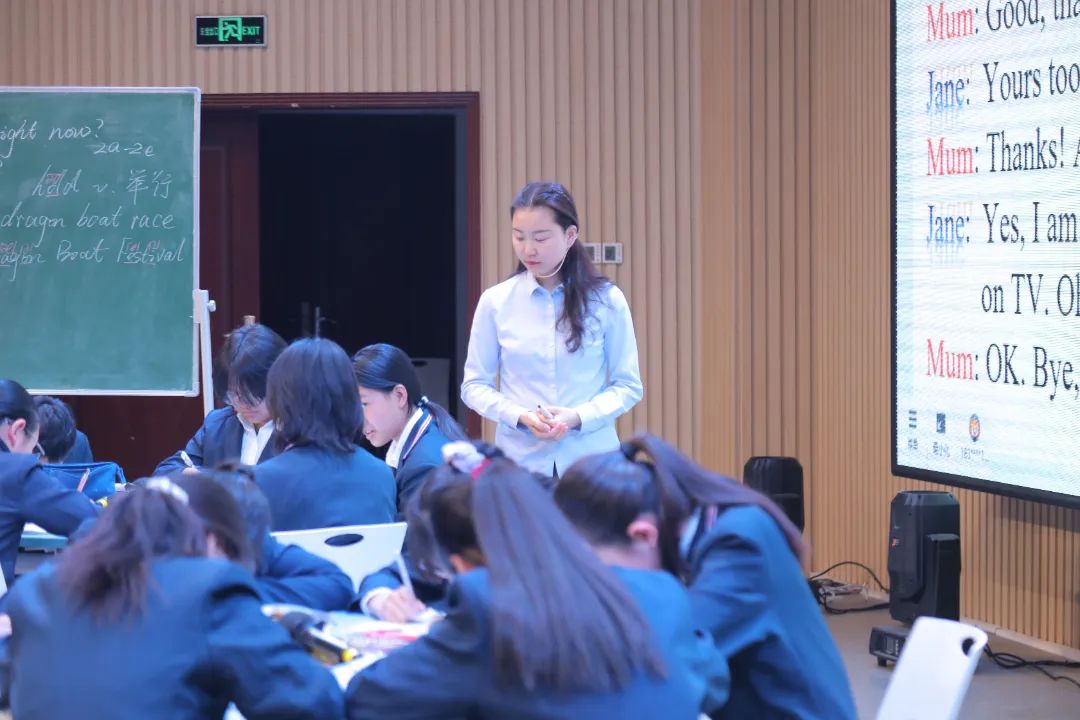 研途新程: AI赋能教研模式变革 数课报告促质量提升——温江区中学英语教学研讨活动纪实
