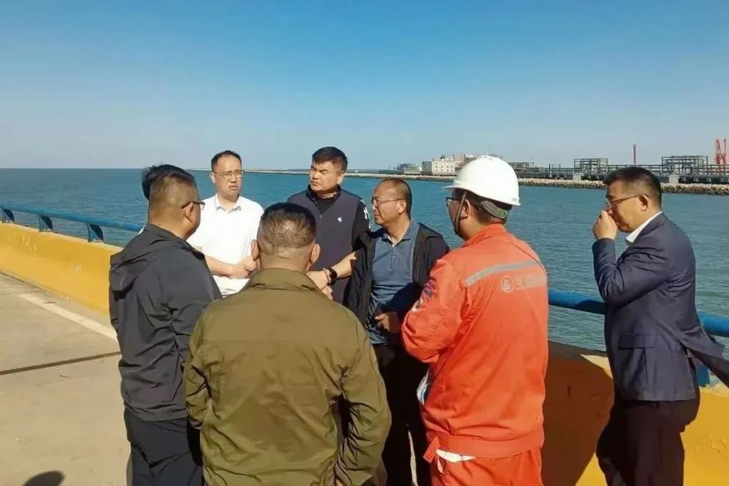 上海黑岩湖企业发展有限公司董事长郑爱民一行莅临集团广饶市场参观考察 上海黑岩湖企业发展有限公司董事长郑爱民一行莅临集团广饶市场参观考察