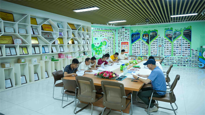 优吸环保技术部召开月度会议 | 强化施工规范筑牢除醛安全线 优吸环保技术部召开月度会议 | 强化施工规范筑牢除醛安全线