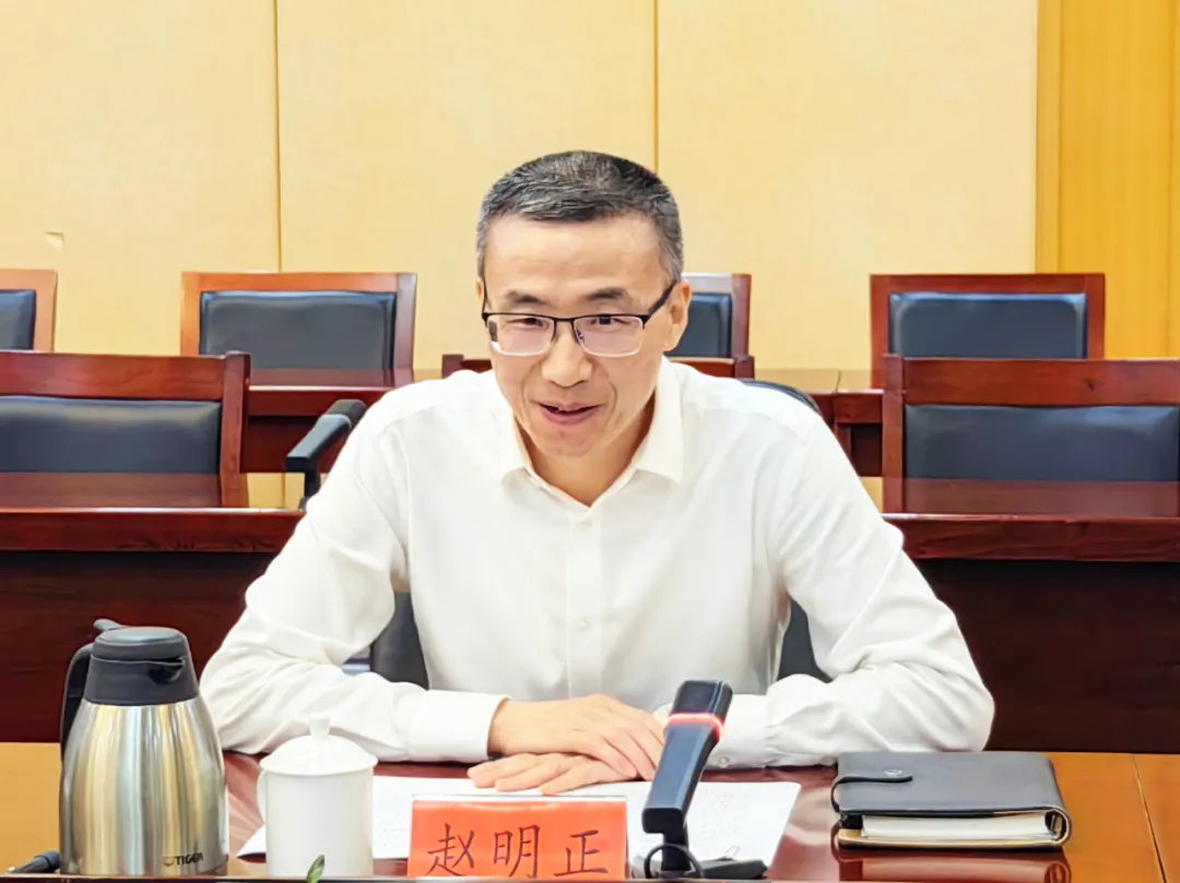 中国留学人才发展基金会副理事长兼秘书长庄亮一行赴福州与赵明正副市长会见 中国留学人才发展基金会副理事长兼秘书长庄亮一行赴福州与赵明正副市长会见