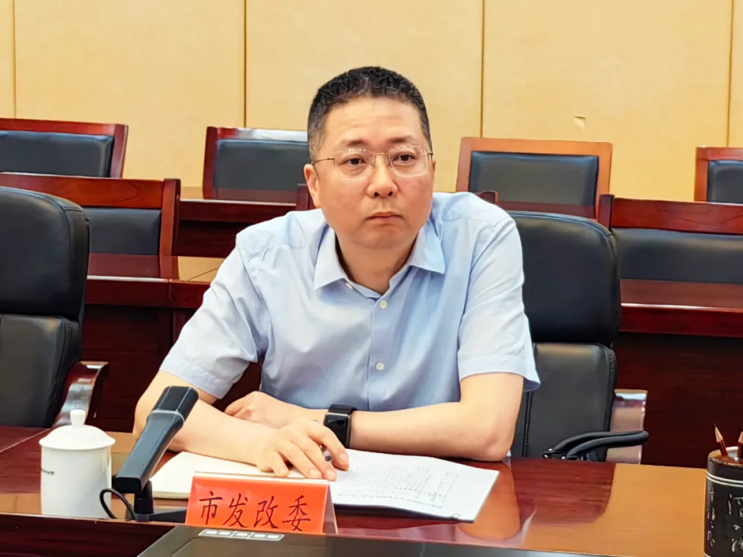 中国留学人才发展基金会副理事长兼秘书长庄亮一行赴福州与赵明正副市长会见 中国留学人才发展基金会副理事长兼秘书长庄亮一行赴福州与赵明正副市长会见