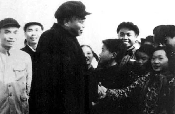 1962年七千人大会,刘少奇说所有人都可以平反,唯彭德怀同志不能 1962年七千人大会,刘少奇说所有人都可以平反,唯彭德怀同志不能