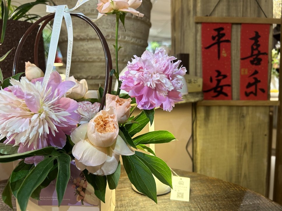 周六花艺体验课--陪妈妈来插花 周六花艺体验课--陪妈妈来插花
