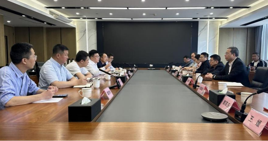 何斌会长带队赴南京农副产品物流中心调研座谈 何斌会长带队赴南京农副产品物流中心调研座谈