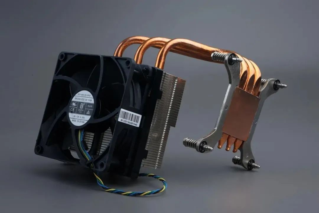 搭载能运行DeepSeek的高性能CPU 联想开天M90z G1t台式机真机实测 搭载能运行DeepSeek的高性能CPU 联想开天M90z G1t台式机真机实测