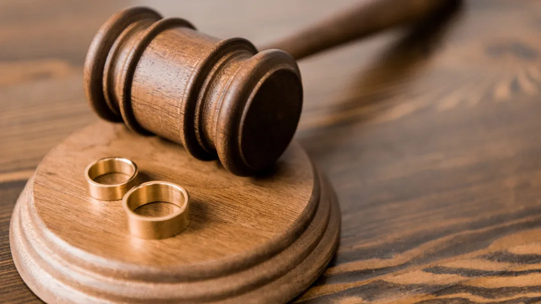 国晖北京-夫妻之间婚前的借款，签订离婚协议书后还需要偿还吗？