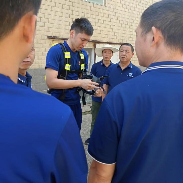 筑牢安全防线 守护生命之光 筑牢安全防线 守护生命之光