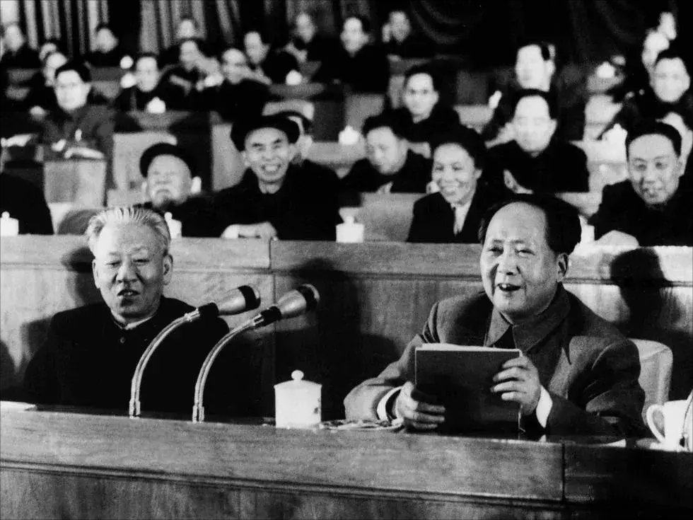 斯诺问毛泽东:你何时感觉要把刘少奇从政治上搞掉? 斯诺问毛泽东:你何时感觉要把刘少奇从政治上搞掉?