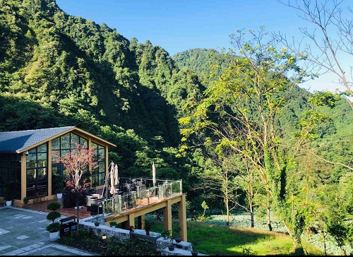 攀登青城之巅 圆梦多年遂愿