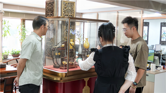 深圳工美协会玉文化专委会走访中国金楼 共探文化传承与国潮珠宝的创新之路 深圳工美协会玉文化专委会走访中国金楼 共探文化传承与国潮珠宝的创新之路