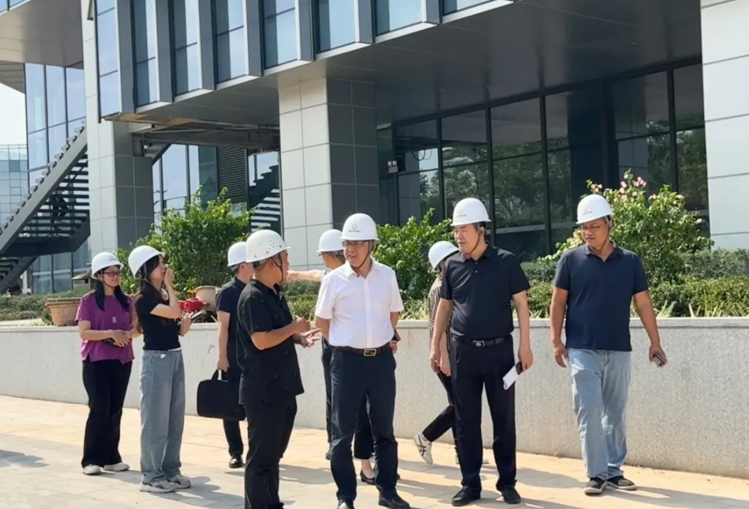省交易控股集团领导到国家级珠宝首饰产业创新研发中心项目调研 省交易控股集团领导到国家级珠宝首饰产业创新研发中心项目调研