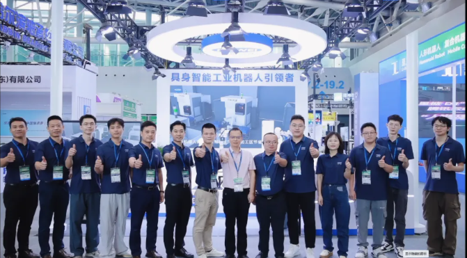 富唯智能2025物流展圆满收官:智造盛宴,精彩绽放 富唯智能2025物流展圆满收官:智造盛宴,精彩绽放
