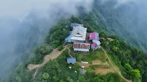 攀登青城之巅 圆梦多年遂愿