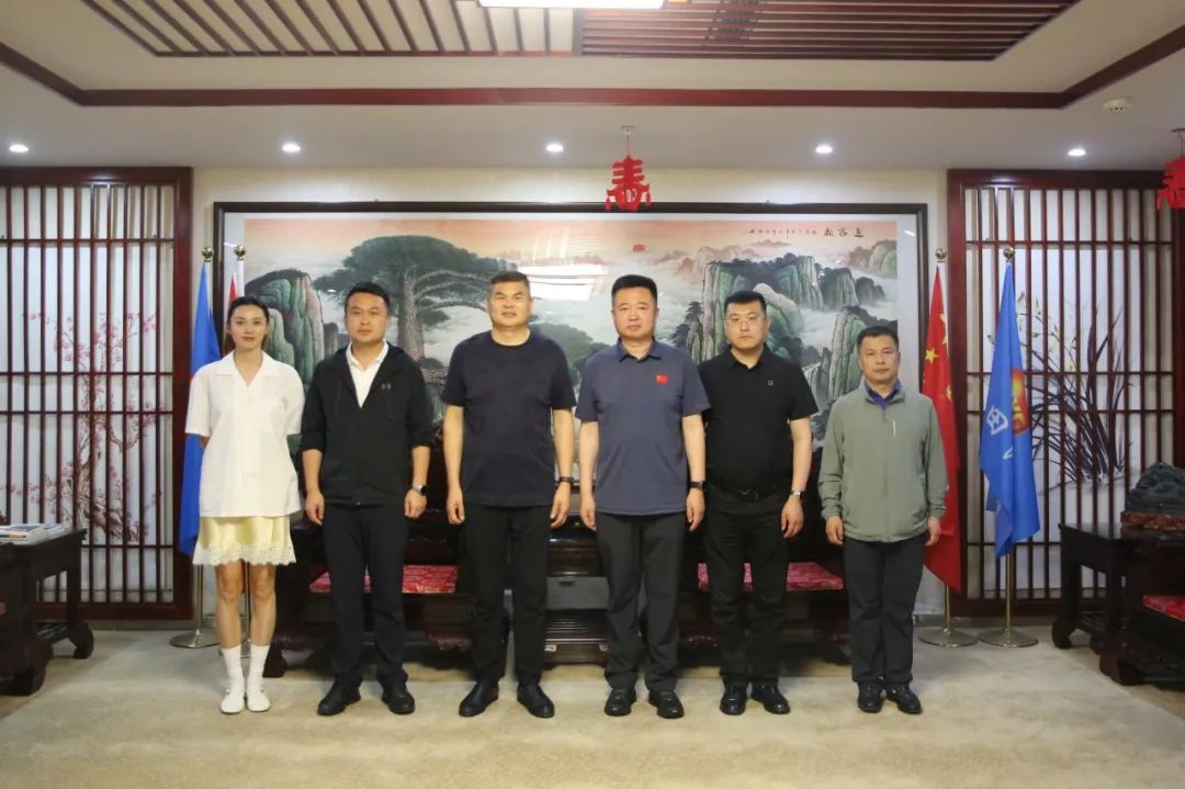黑龙江齐齐哈尔市富拉尔基区委书记杨文波一行莅临集团杭州总部参观考察