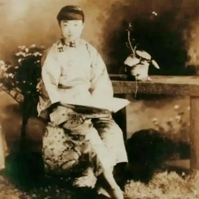 罗一秀与毛主席夫妻3年,名分虽没被承认,50年主席为她破例一回 罗一秀与毛主席夫妻3年,名分虽没被承认,50年主席为她破例一回