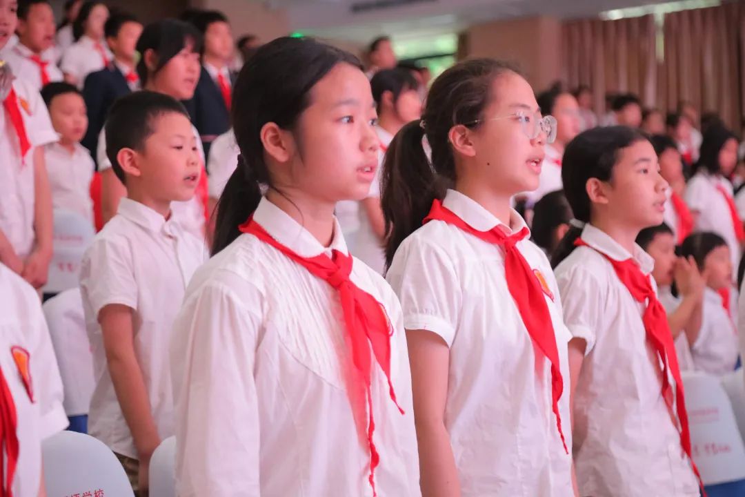 牢记党的指导，争做强国少年——成都王府小学部新队员入队仪式