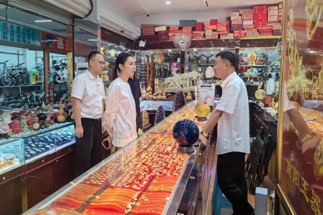 集团执行总裁金思唯深入广饶市场检查指导工作 集团执行总裁金思唯深入广饶市场检查指导工作