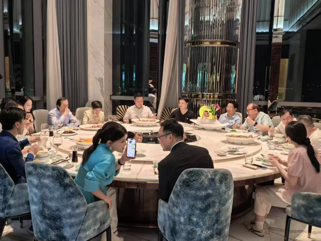 【新闻】宝泰控股集团董事长李哈宝博士组织各位浙商大佬交流学习新形势下浙商“四千精神”茶话会 【新闻】宝泰控股集团董事长李哈宝博士组织各位浙商大佬交流学习新形势下浙商“四千精神”茶话会