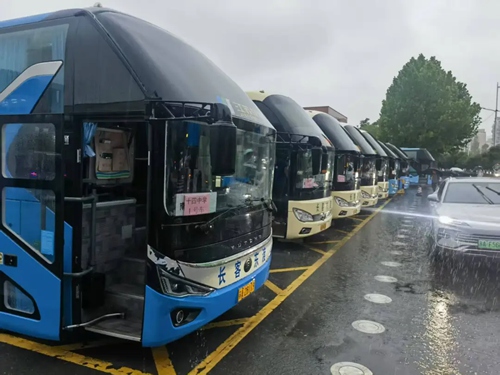 護(hù)航青春答卷人 ——長(zhǎng)客集團(tuán)為2025高考學(xué)子保駕護(hù)航 護(hù)航青春答卷人 ——長(zhǎng)客集團(tuán)為2025高考學(xué)子保駕護(hù)航