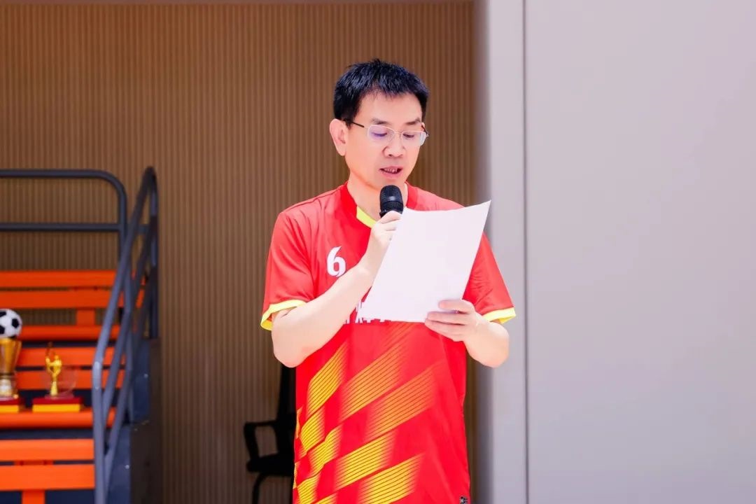 武汉新城 “新烽光电杯”2025足球联谊赛圆满收官! 武汉新城 “新烽光电杯”2025足球联谊赛圆满收官!