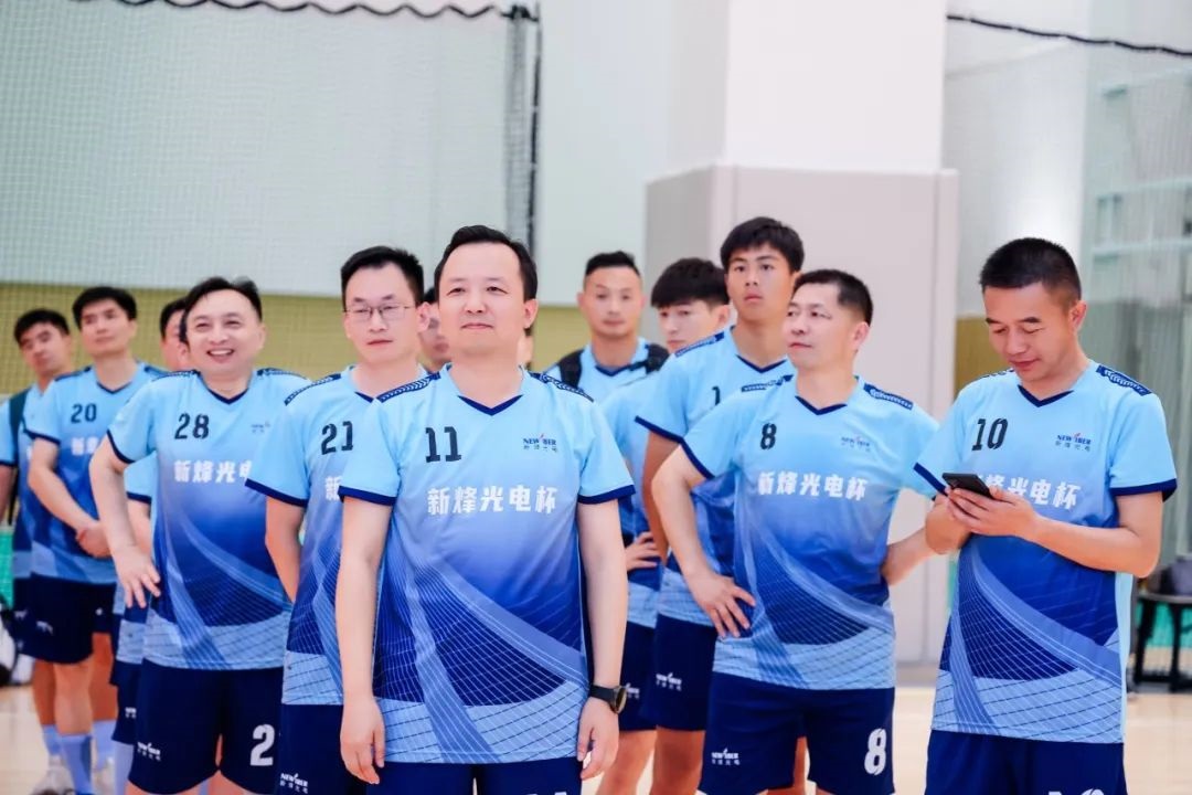 武汉新城 “新烽光电杯”2025足球联谊赛圆满收官! 武汉新城 “新烽光电杯”2025足球联谊赛圆满收官!