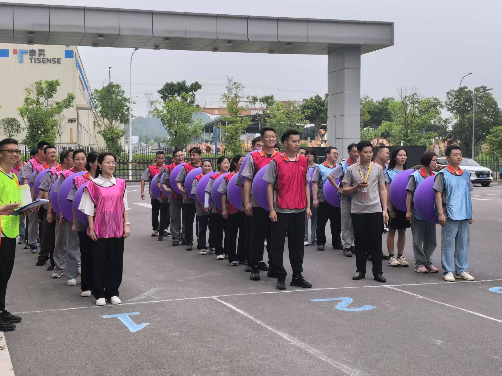 2025年职工趣味运动会暨技能大赛 嗨翻全场!快乐与技能双丰收! 2025年职工趣味运动会暨技能大赛 嗨翻全场!快乐与技能双丰收!