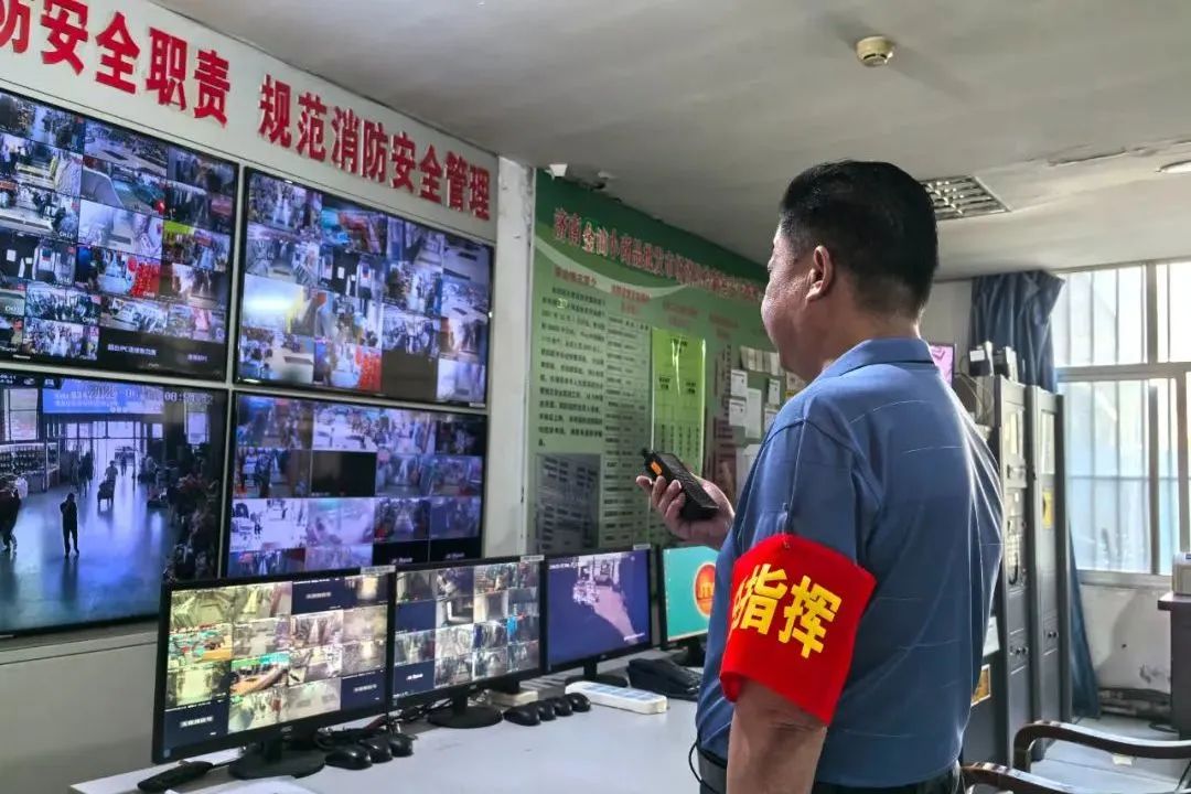 集团济南市场开展消防实战演练 集团济南市场开展消防实战演练