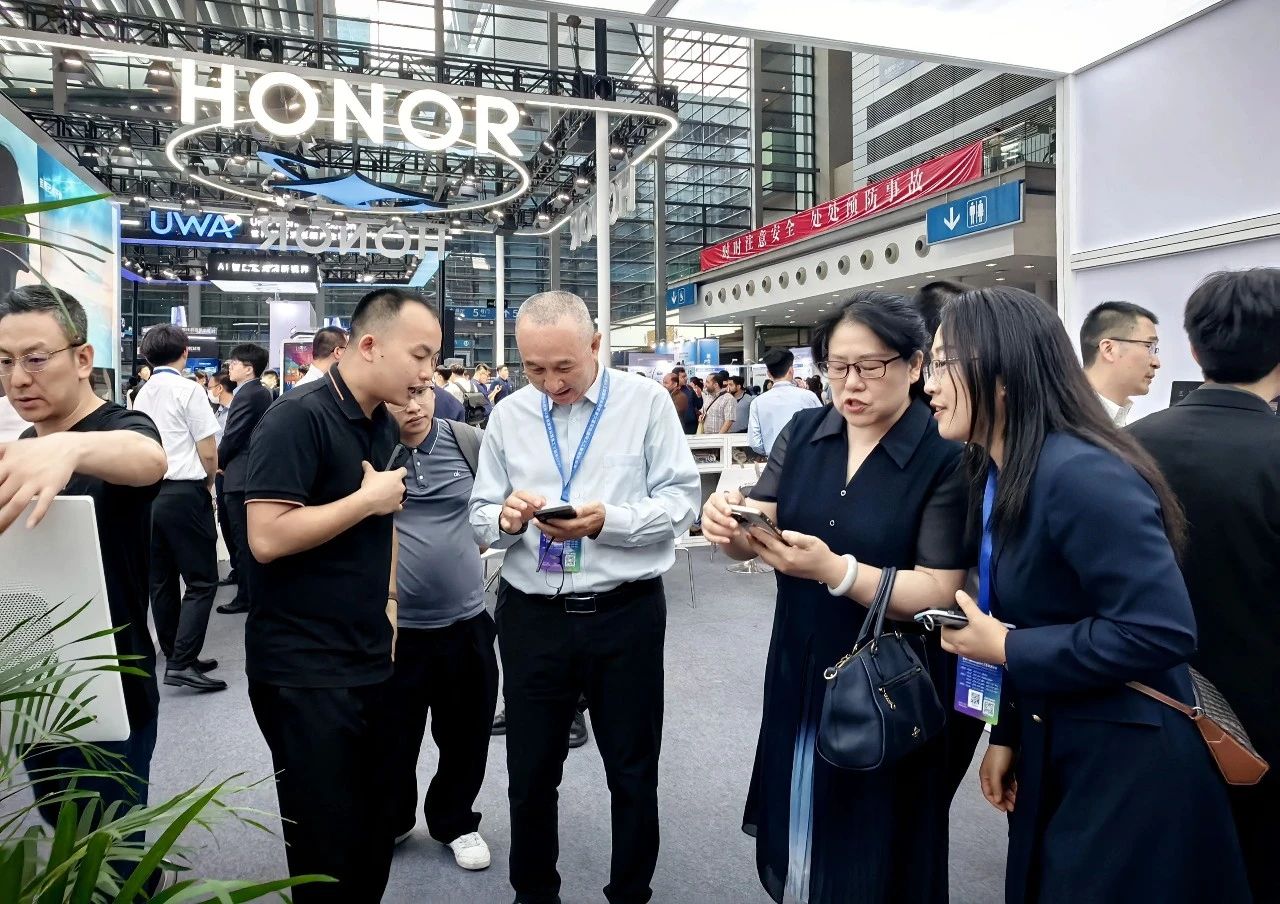 卓越行(第六期)·探秘标杆:走进深圳国际人工智能展览会(GAIE) 卓越行(第六期)·探秘标杆:走进深圳国际人工智能展览会(GAIE)