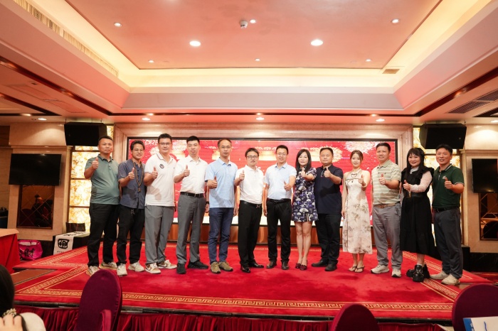 港联实业五周年庆典:鼓乐激扬湾区心,科技赋能珠宝梦,共启合作新程 港联实业五周年庆典:鼓乐激扬湾区心,科技赋能珠宝梦,共启合作新程