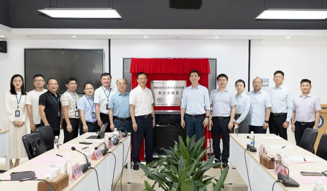 转发 | “三驾马车”齐驱!特发集团打造深圳产业生态新范式 转发 | “三驾马车”齐驱!特发集团打造深圳产业生态新范式