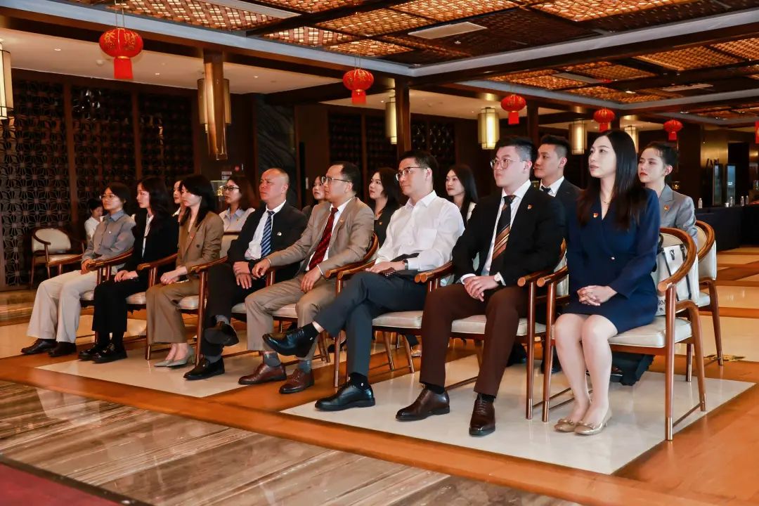 支部党员大会：深学笃行中央八项规定精神